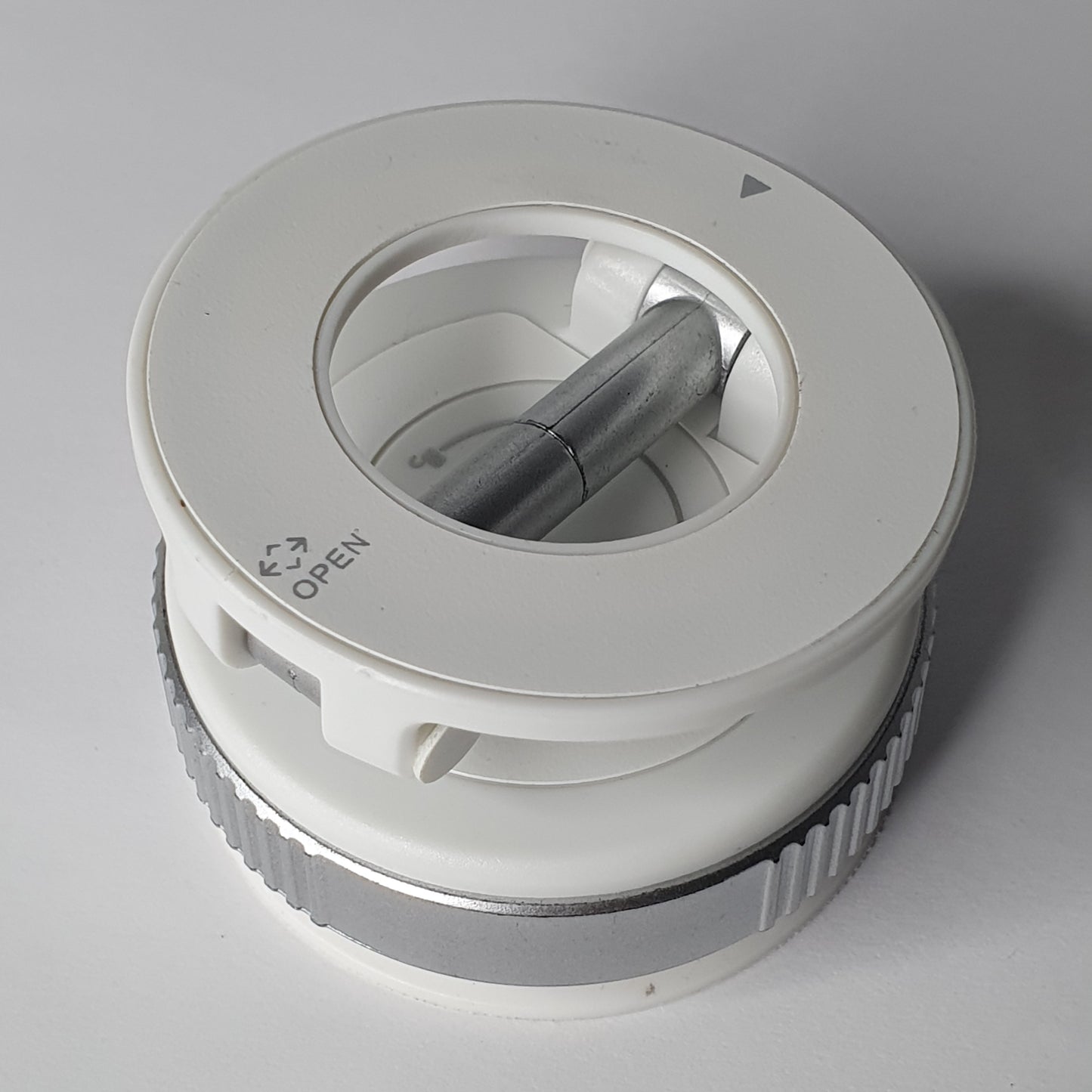 MagSafe Magnetic Phone Mount – Adjustable Aluminum Suction Bracket for iPhone